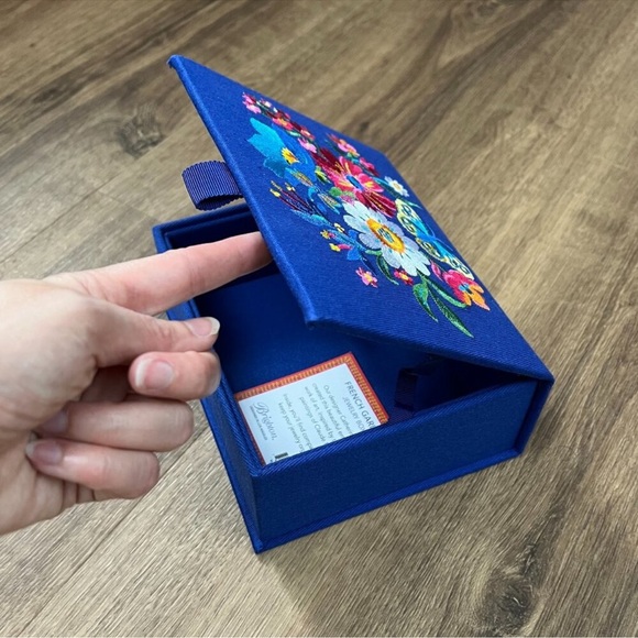 NEW Brighton French Garden Floral Embroidered Jewelry Box - Picture 9 of 9